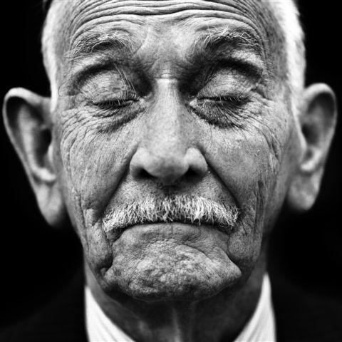 Martin-Roemers-viso-anziano