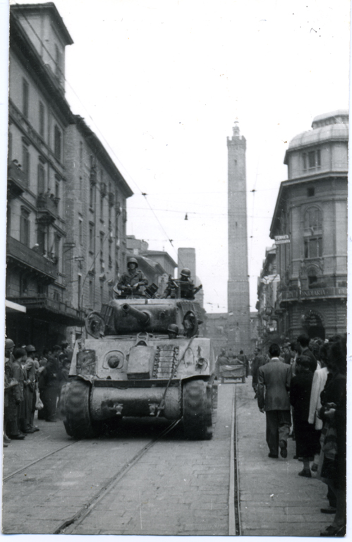 carri-armati-guerra-liberazione-bologna